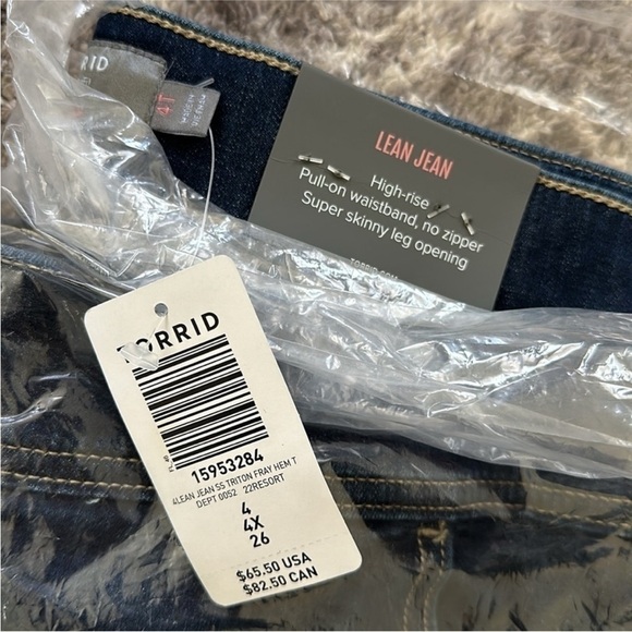 NWT Torrid Lean Jean Skinny Super Soft High-Rise Jean Fray Hem 4T 26 - Picture 3 of 3